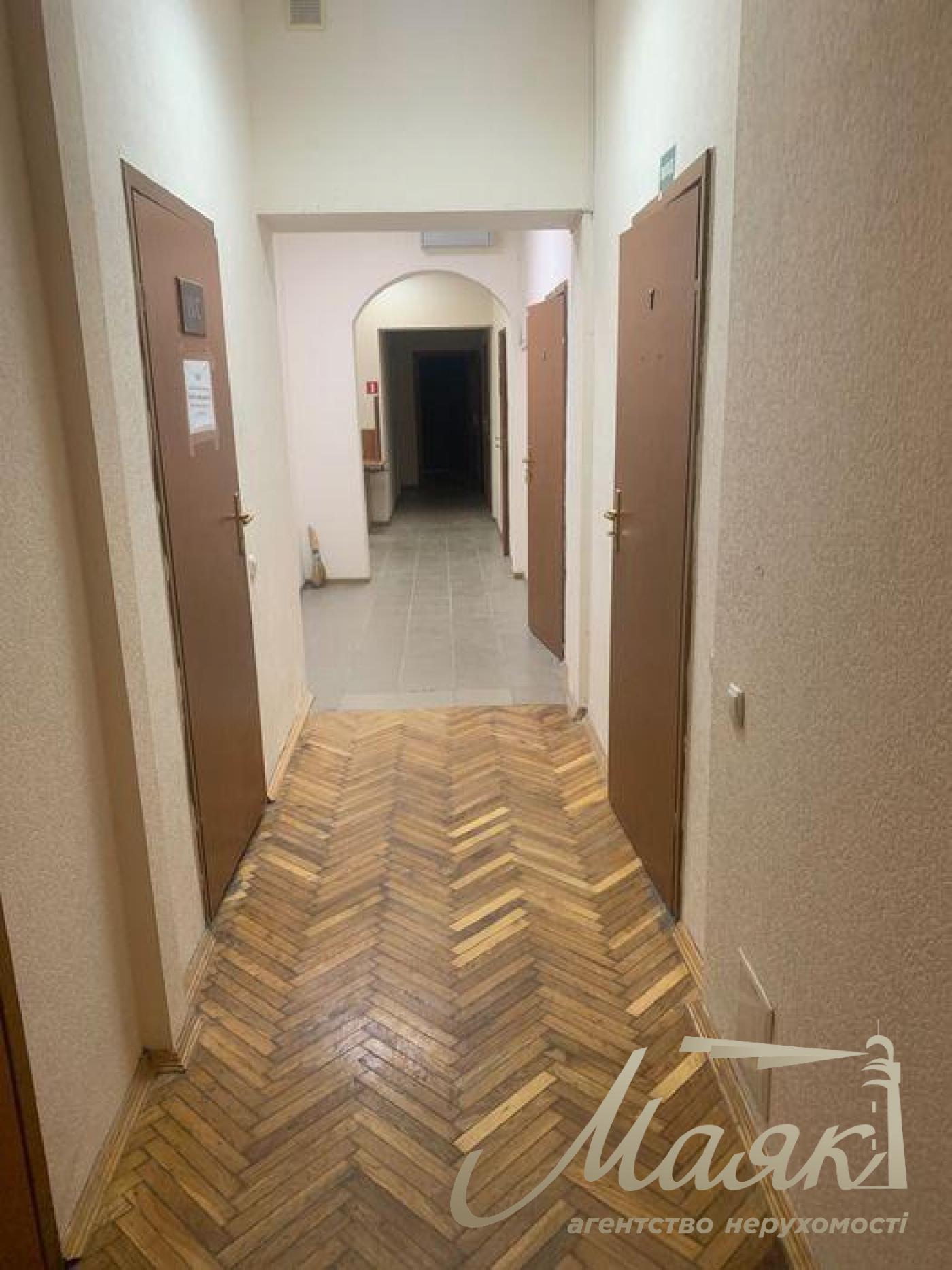 Аренда фасадного помещения 257 м.кв., Кловский спуск