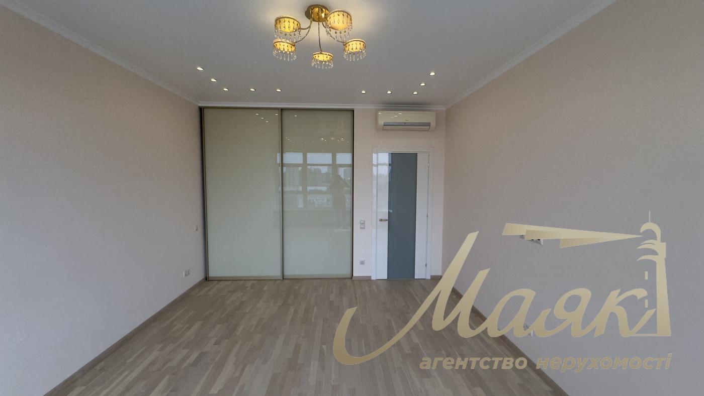 Rent office space 200m2 in the center, Klovskyi Spusk 7