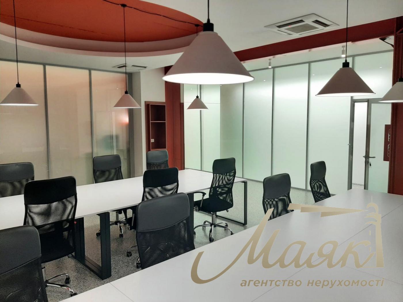 Оренда офісу 270м2 на Воздвиженка, Поділ
