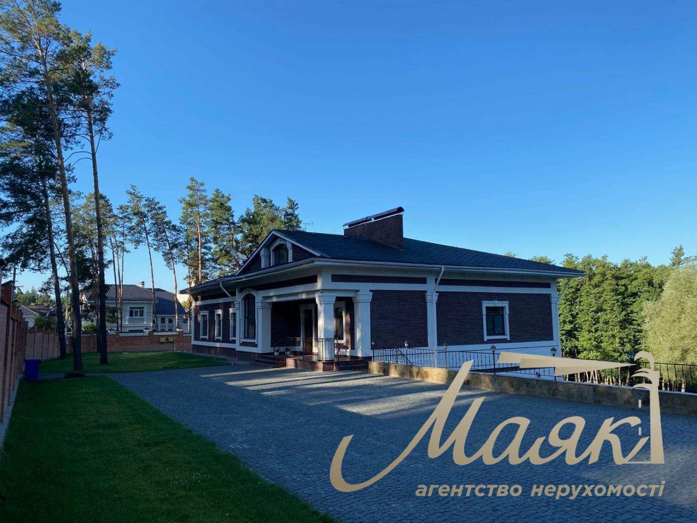 House for sale 1000 m2 Gostomel