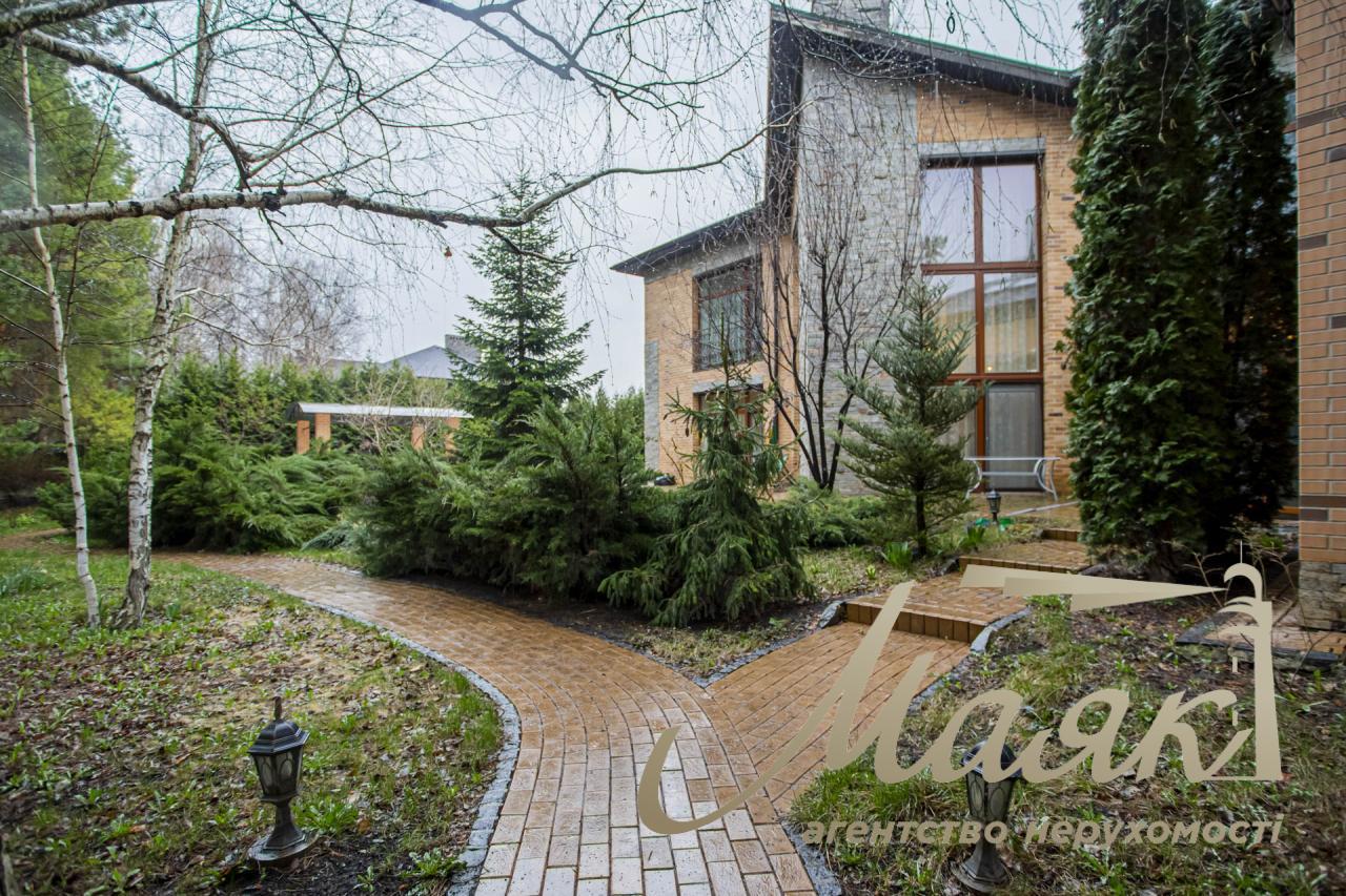 Sale of house 420 m2 in elite KG Solnechnaya Dolina, Romankov