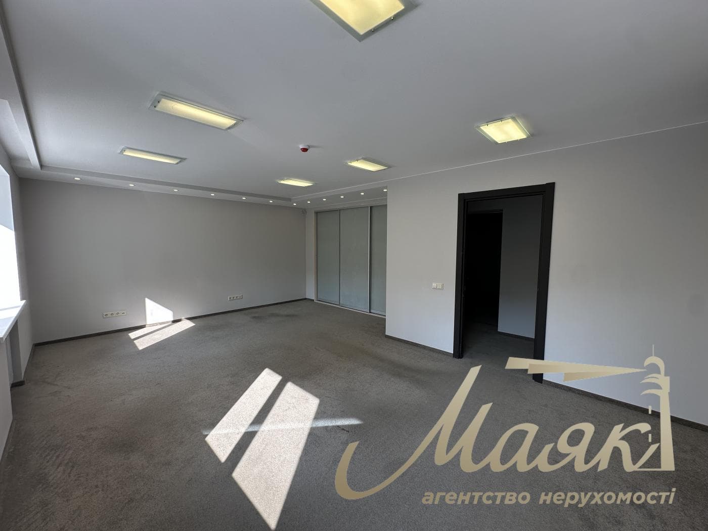 Оренда офісного приміщення з ремонтом (220 м²) на вул. Голосіївська, 7, корпус 1