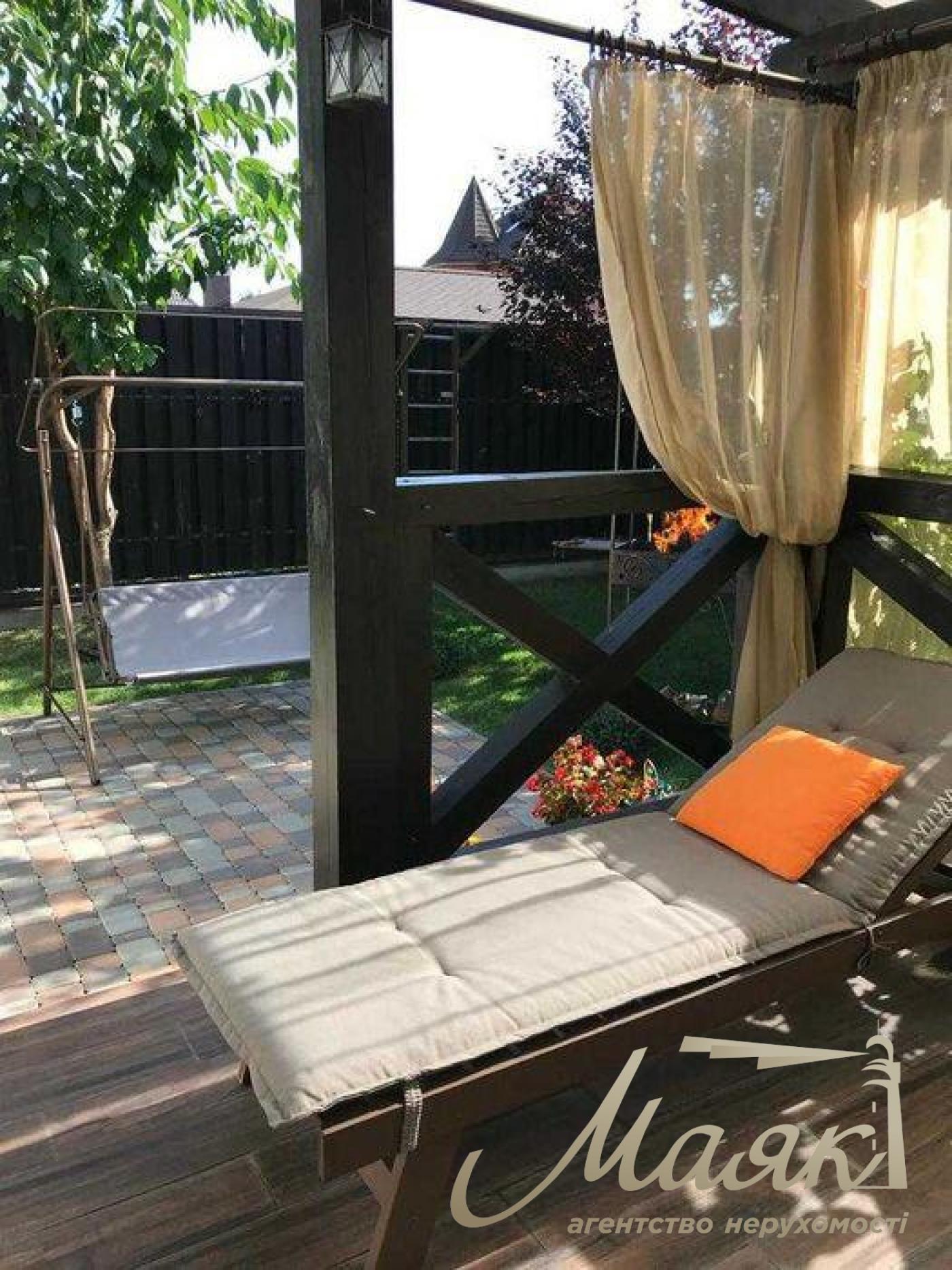 Sale of 2-storey house. Area - 105 sq.m. s. Svyatopetrovskoye. Suburb of Kyiv.