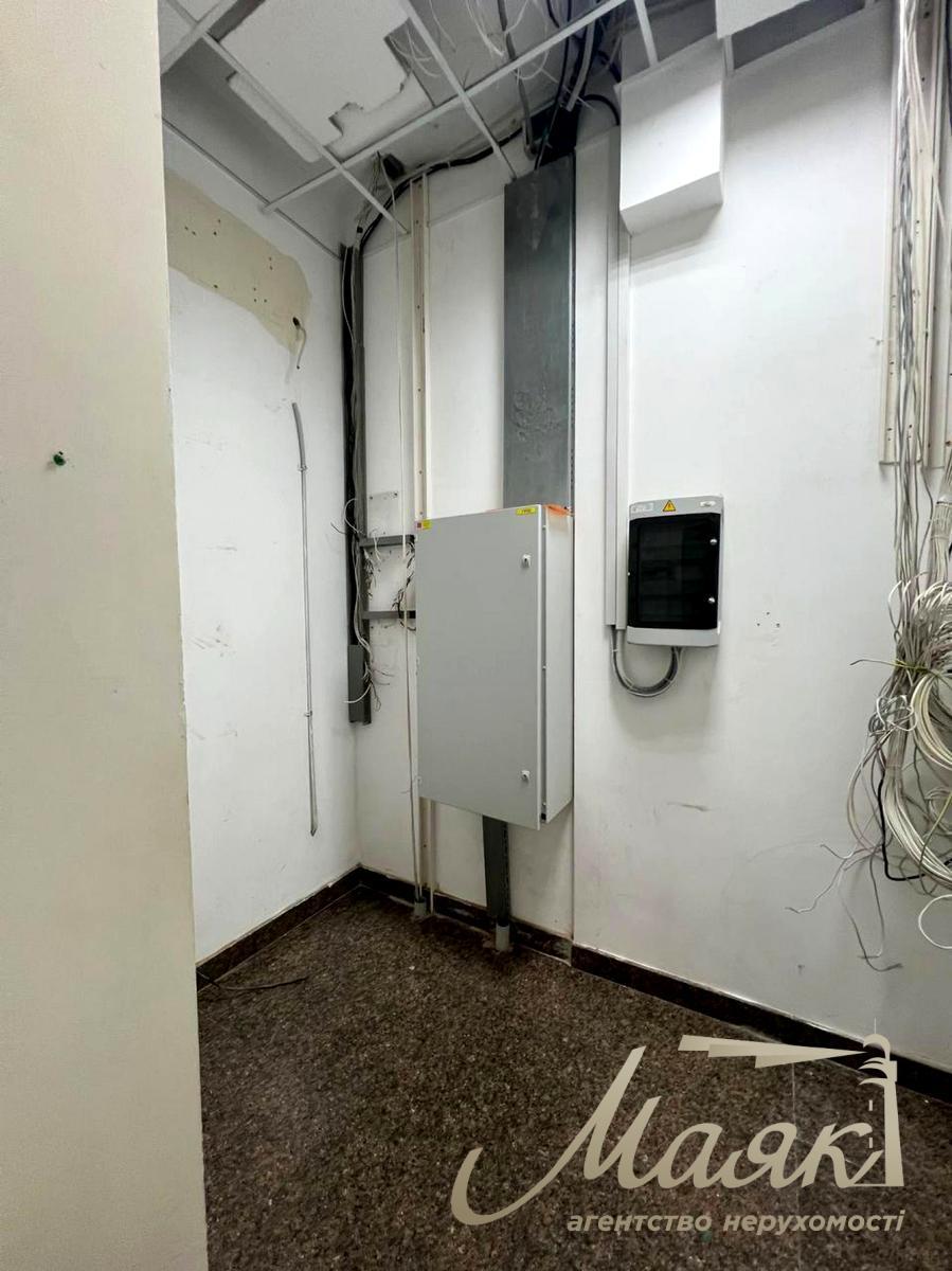 Продажа комерческого помещения 235м2 в ЖК Новопечерские Липки, Андрея Верхогляда ул. (Михайла Драгомирова), 16