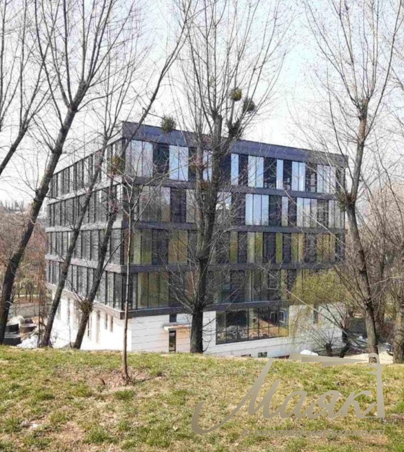 Health Complex for sale, Pervomaysky Park (17 General Vorobyov Street)