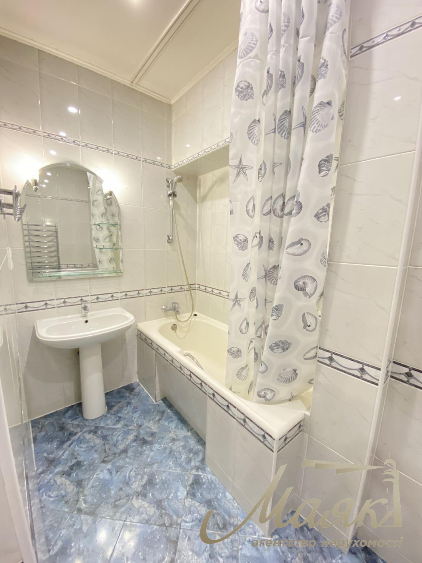 Аренда 3к. квартиры, ул. Антоновича (Горького), 4/6, Центр