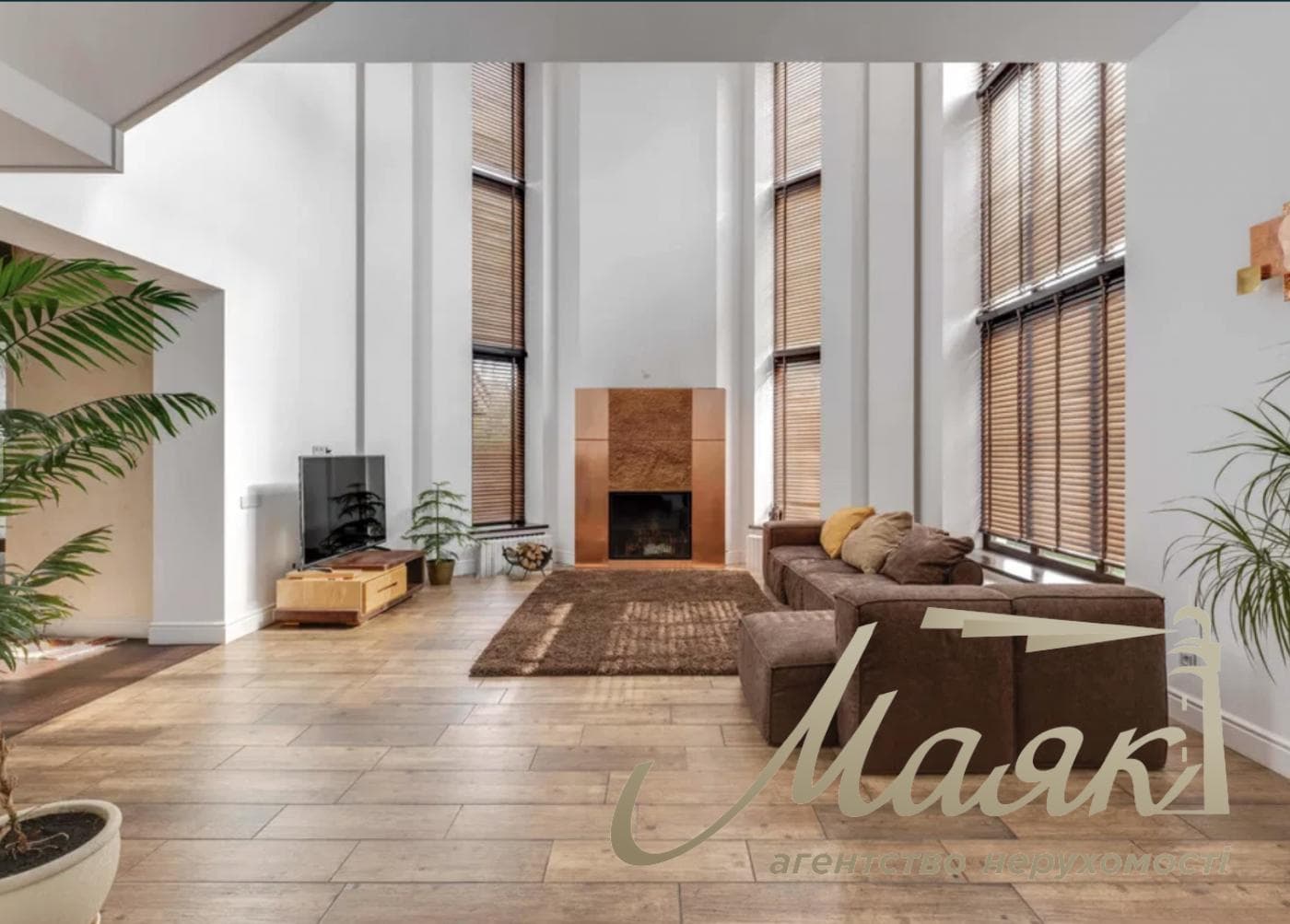 320 m² house for rent in Koncha-Zaspa. Cleaning and gardening services included