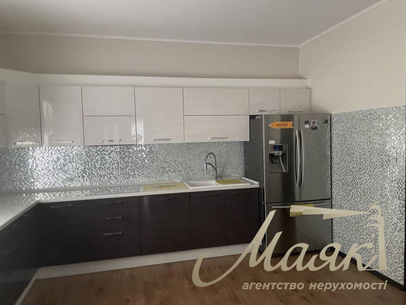 Sale of a 2-storey house in Rudyki. House area 254 sq. m. Plot 18 acres.