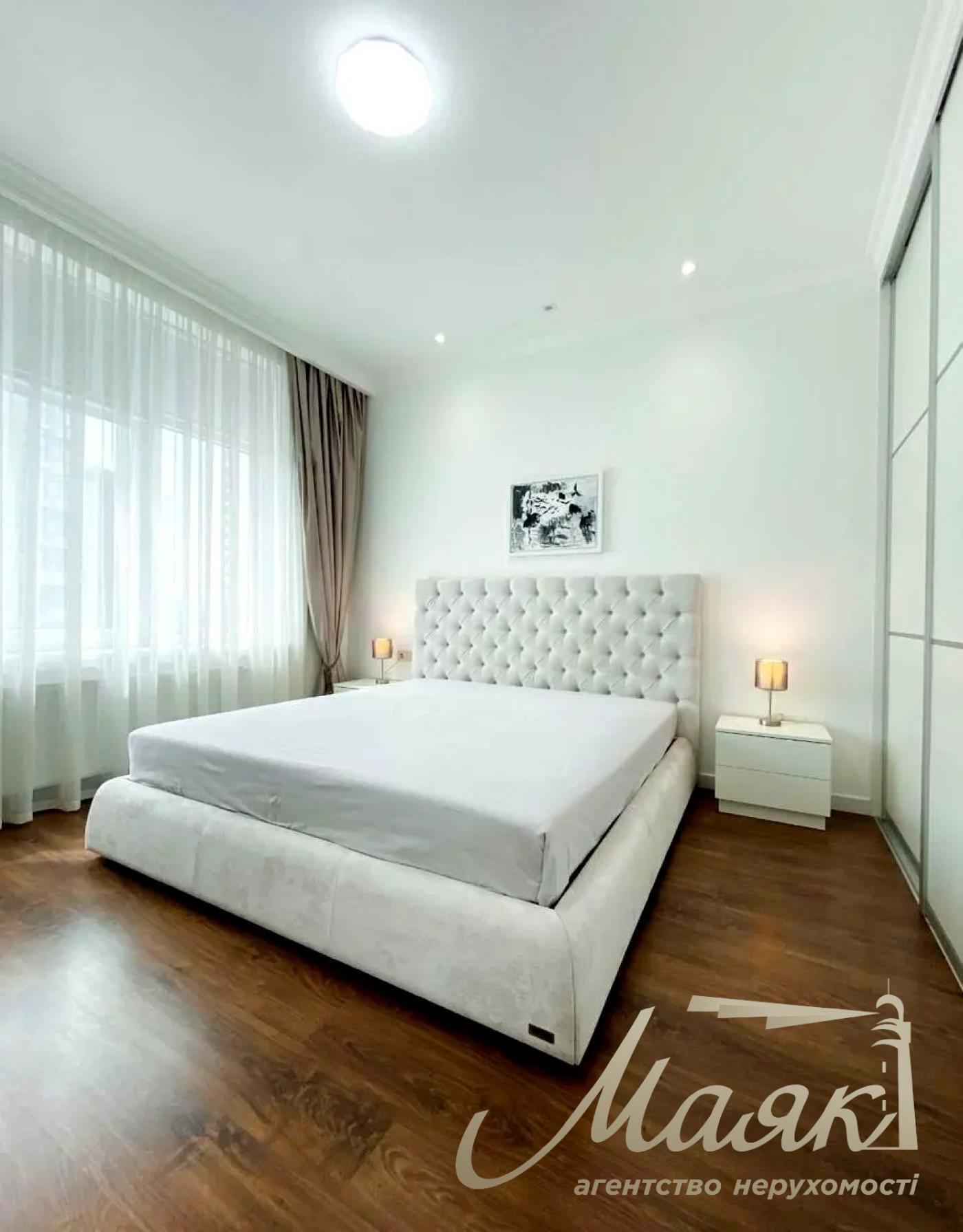 Оренда 3-кімнатної квартири в ЖК "Новопечерські Липки", вул. Андрія Верхогляда, Центр