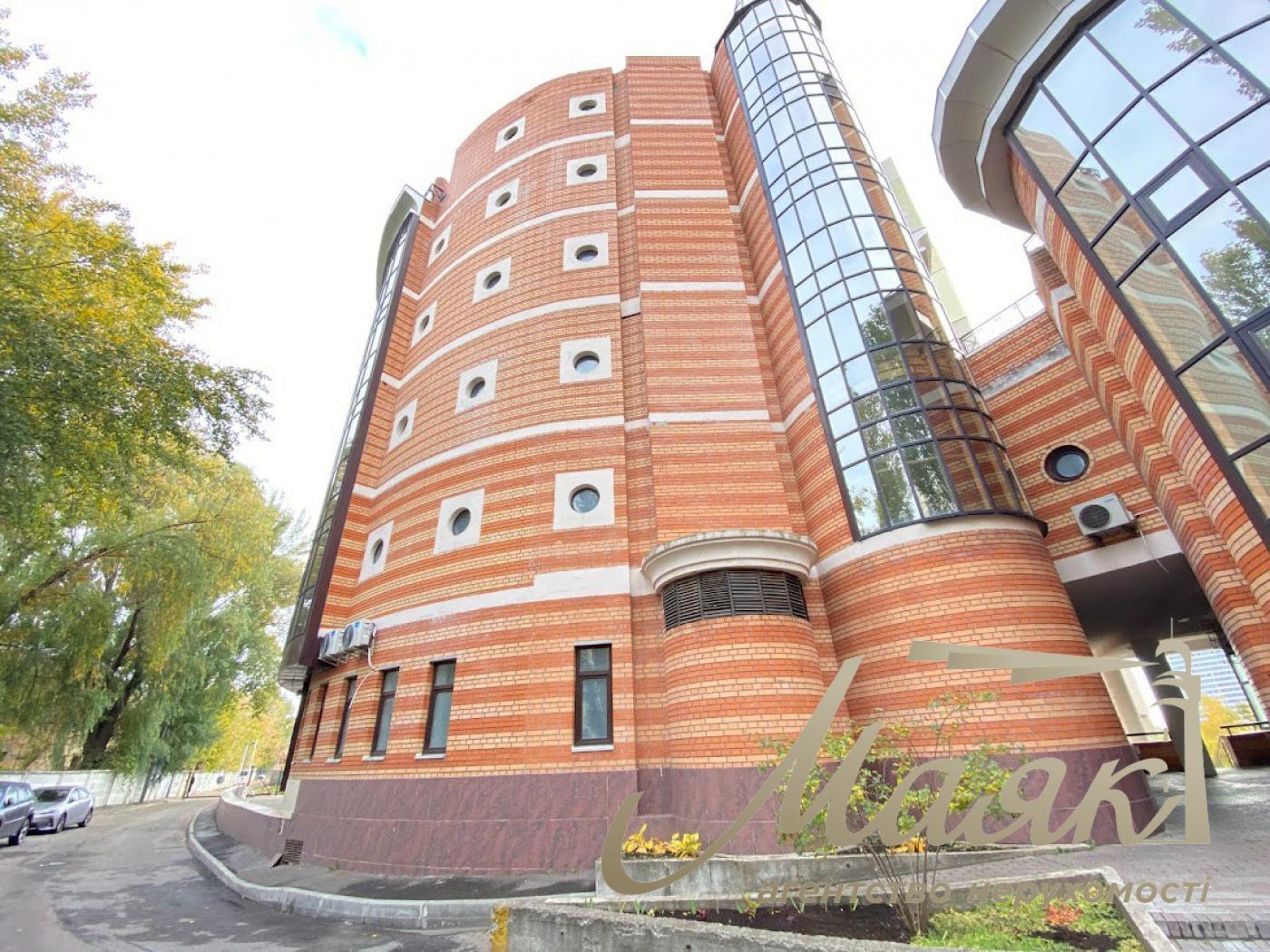 Оренда офісу 330м2 вул.Старонаводницька 4, Печерськ