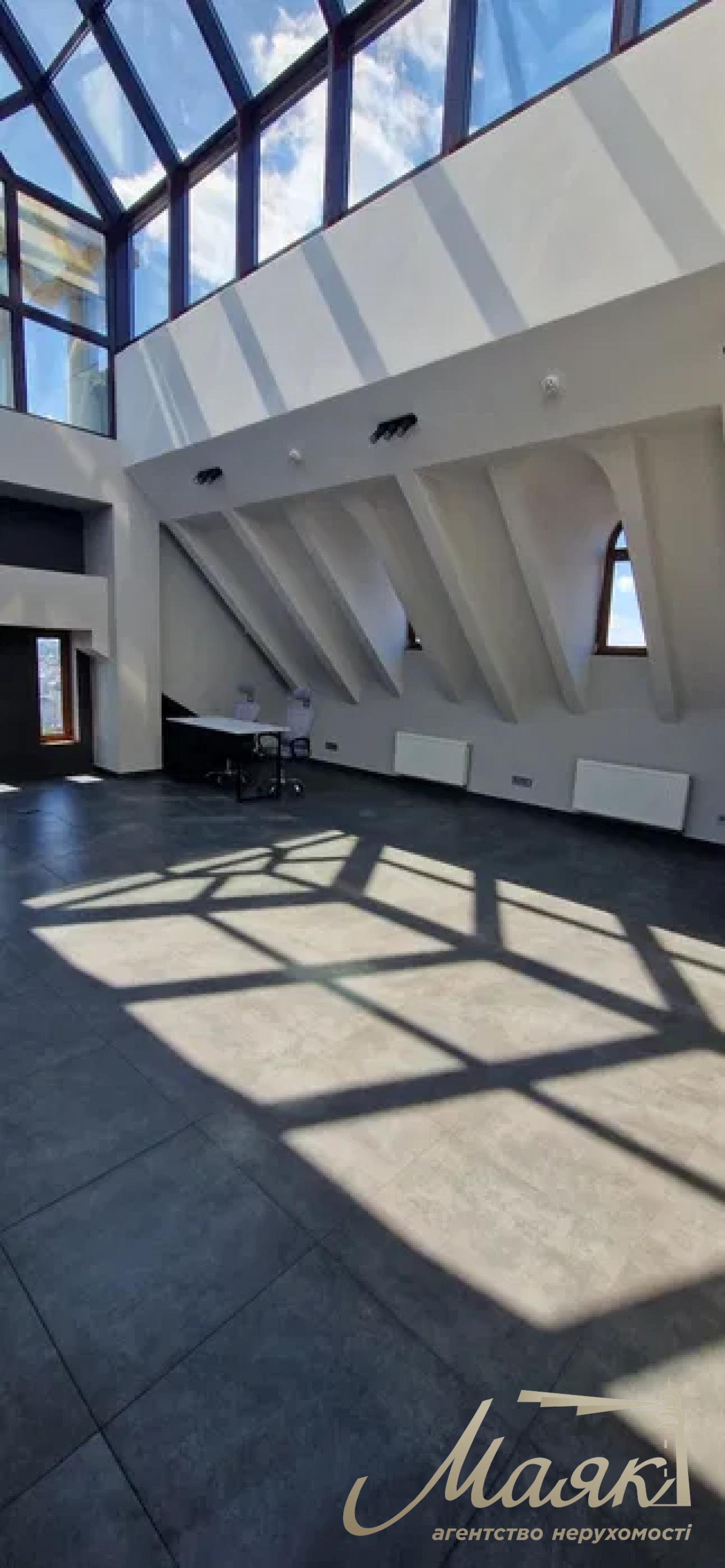 Оренда офісу 214м2 в ЖК Фундуклеївський по вул.Бодана Хмельницького 58-А, Центр.