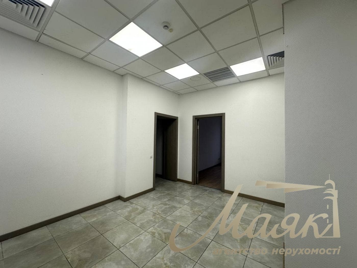 Оренда офісу площею 180 м² у бізнес-центрі «Доміно», вул. Нижній Вал, 51, Поділ.