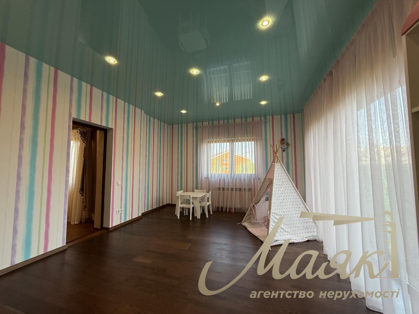 Оренда будинку 400 кв.м з тенісним кортом, великою зеленою територією | Бориспільський район| с.Гора