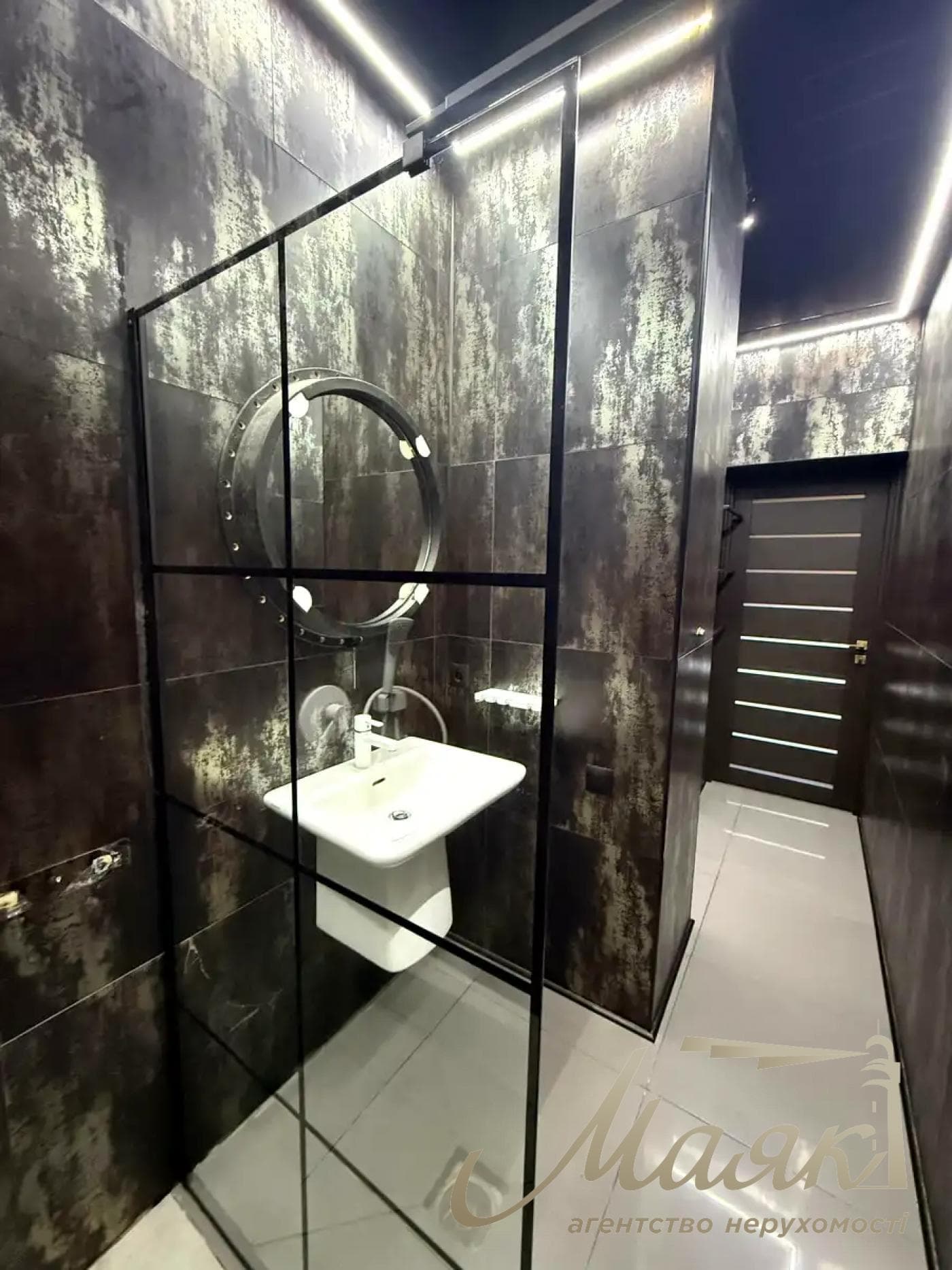 Оренда сучасного будинку площею 150 м² у с. Гвоздів, вул. Зарічна, Київська область, Обухівський район.