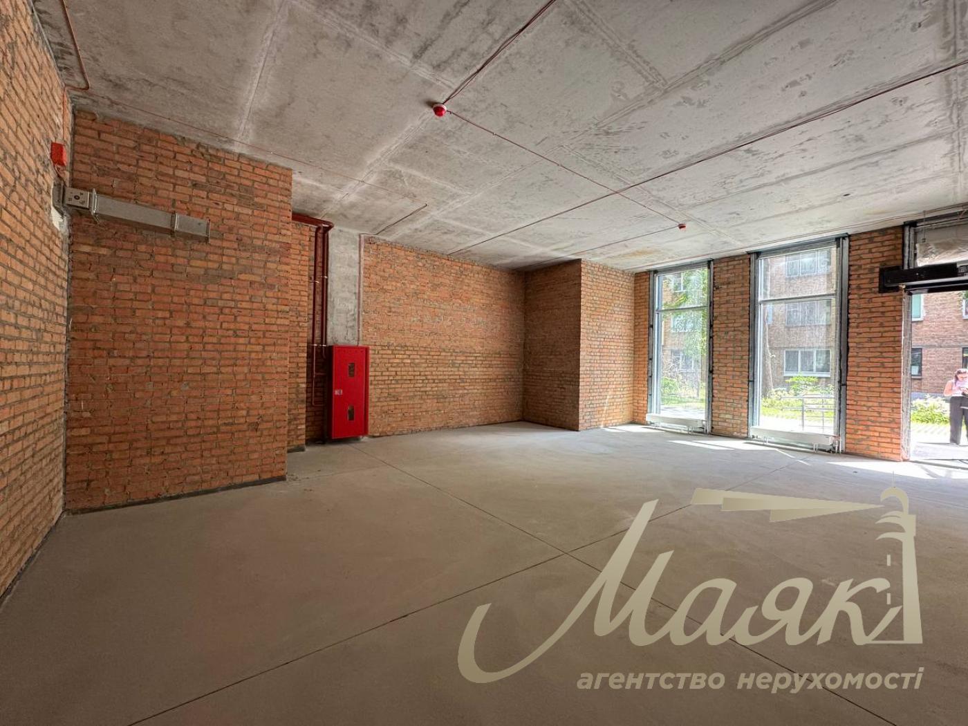 Оренда фасадного 110м2 приміщення ЖК Трініті вул. Тютюнника, 39/2