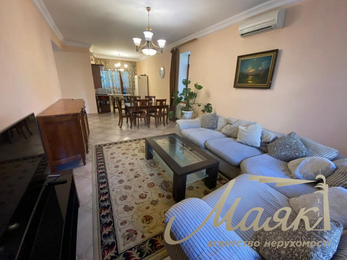 Оренда 3-поверхового будинку (250 м²) у Лесниках