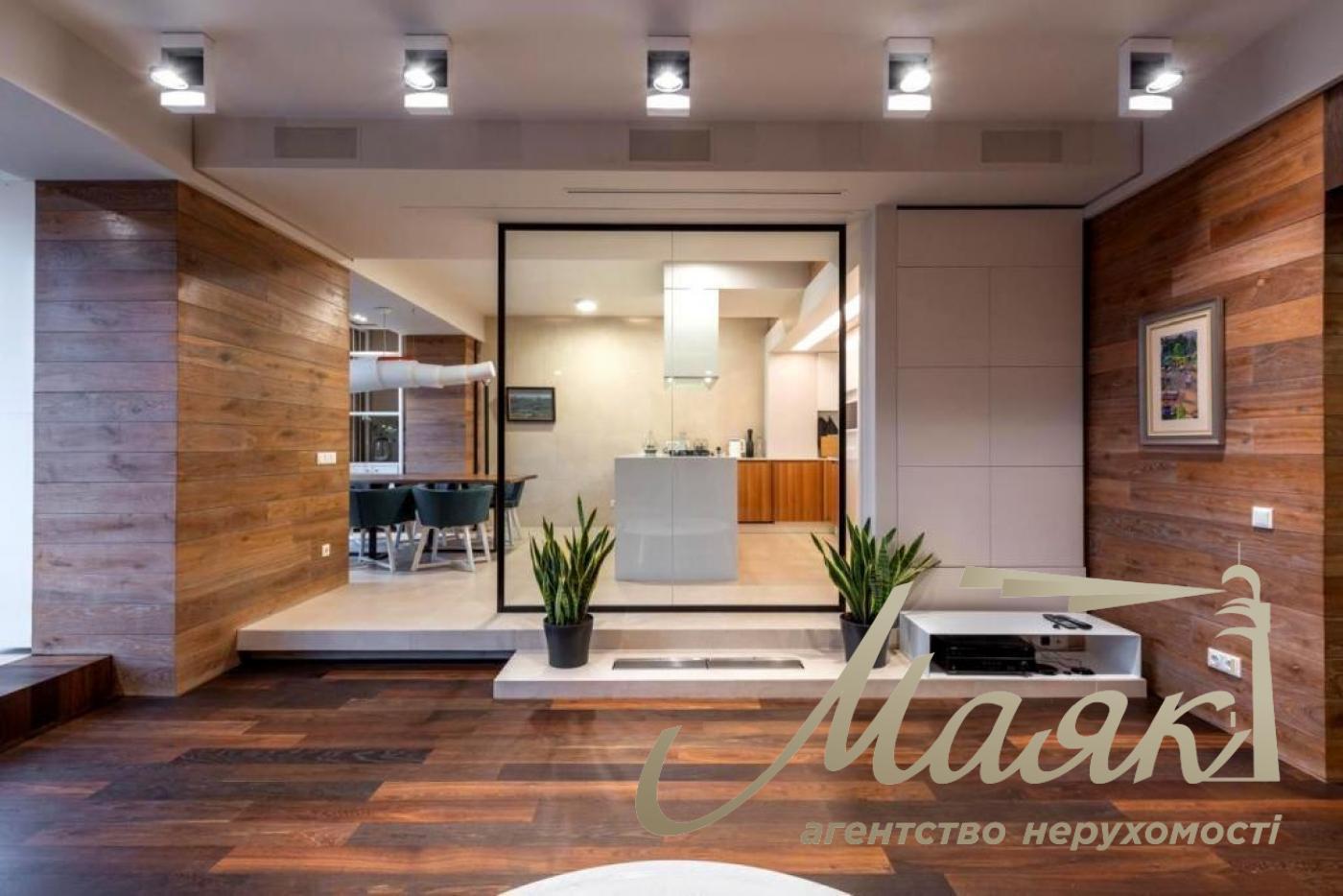 Аренда 3-комнатной квартиры в центре, пер. Виноградный