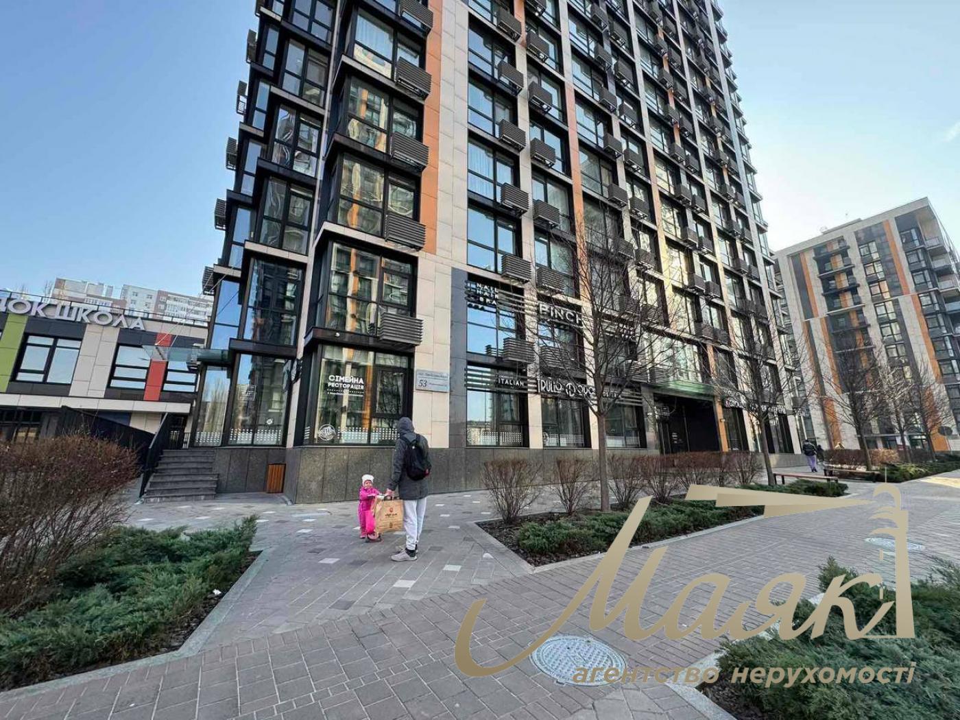 Аренда фасадного помещения 140м2 в ЖК Французский квартал 2, ул. Предславинская, Центр, Киев