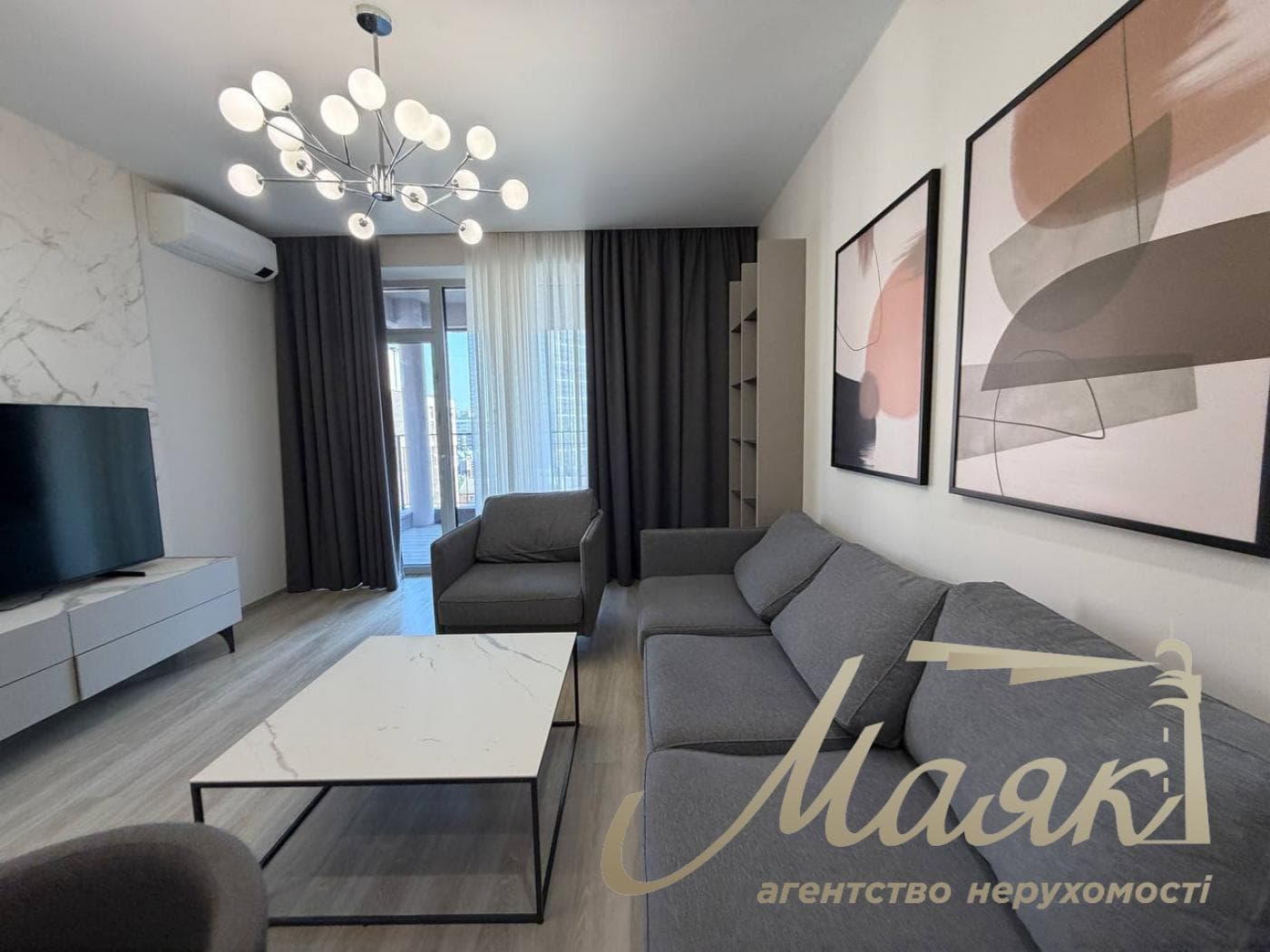 Оренда 2-кімнатної квартири з терасою у ЖК Atlantic Residences, вул. Антоновича, 118. Палац України, Центр.