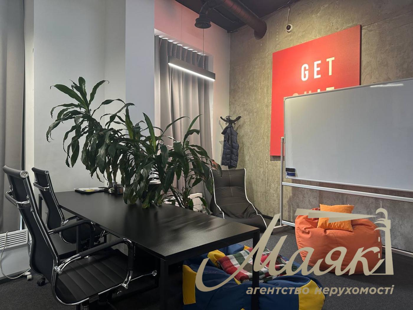 Оренда офісу 680м2 в ЖК Нью Йорк по вул.Антоновича 74, Олімпійська
