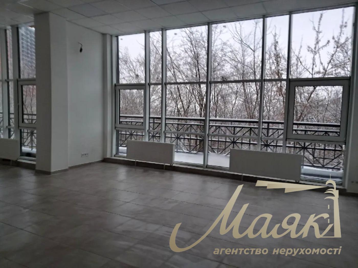 Аренда комерции фасад 202м2 в ЖК Кирилловский Гай, ул. Загоровская 1-Г (Багговутовская).