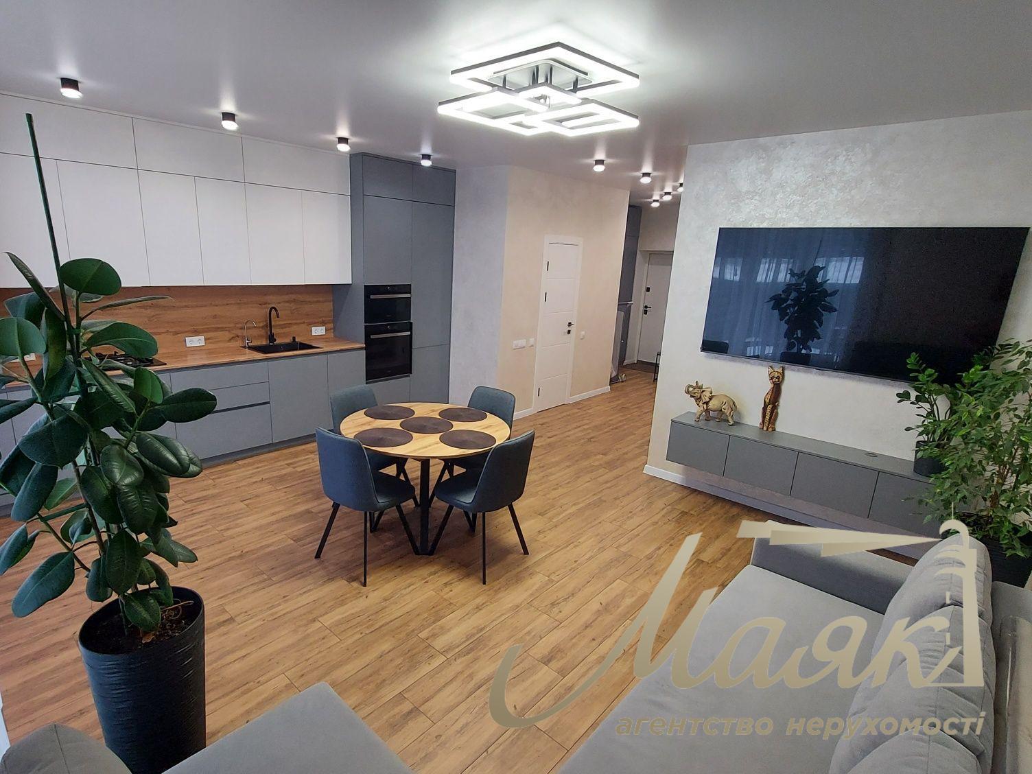 Продаж дуплексу з новим ремонтом, гаражем і власним бомбосховищем с.Крюківщина, котеджне містечко Beverly Hills (2 км від Києва).