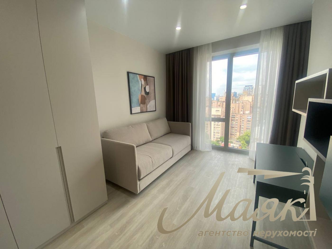Rent of a 4-room apartment in the Atlantic residential complex at 118 Antonovycha Street, Palace of Ukraine.