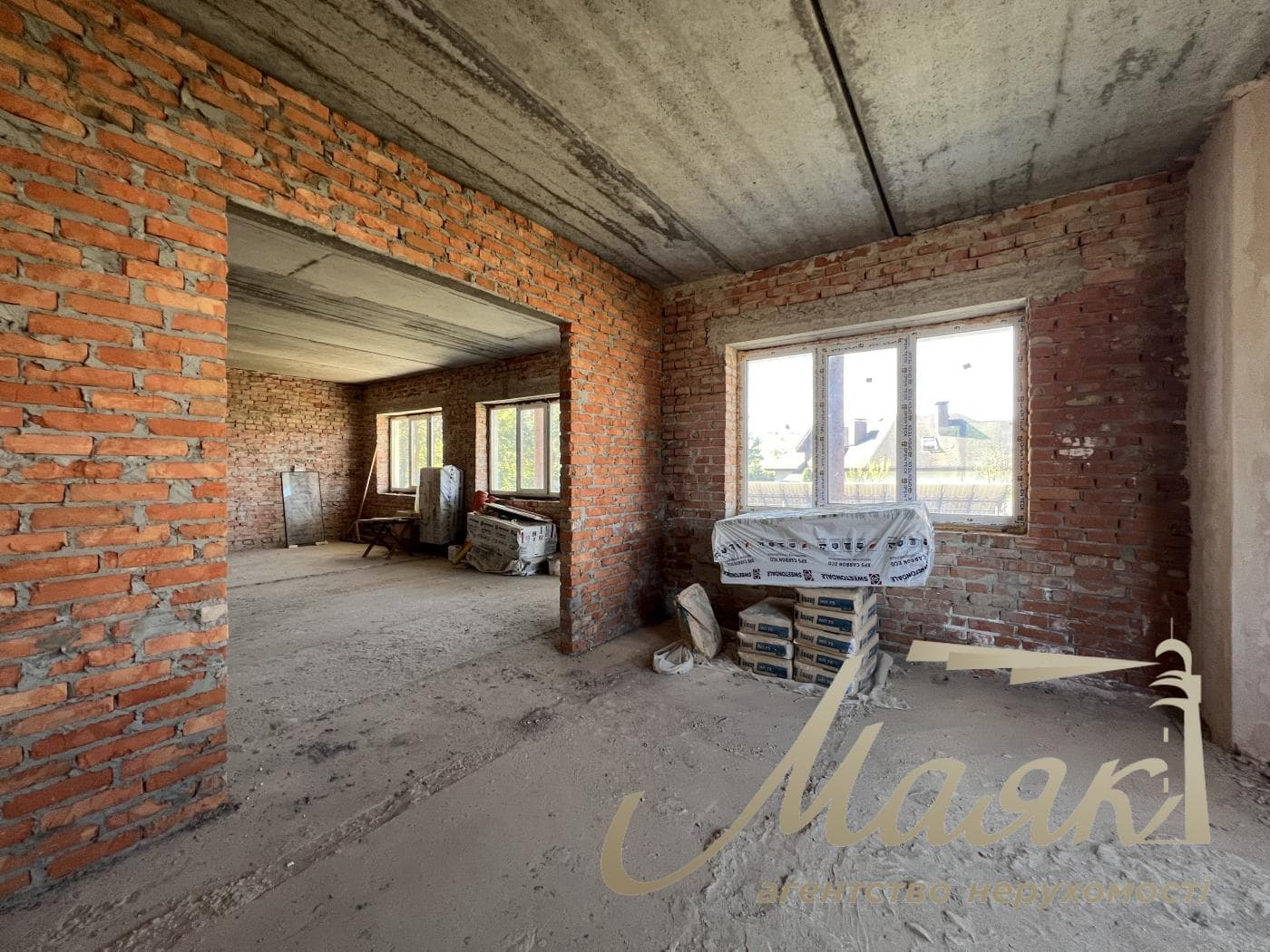 Capital brick house for sale 270m2 near Kiev, Novoobukhivske direction