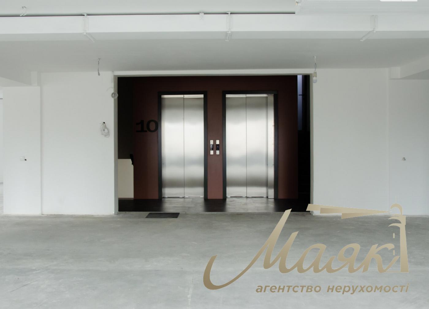 Office for rent 374m2 on Saksaganskogo street 53/80, Center