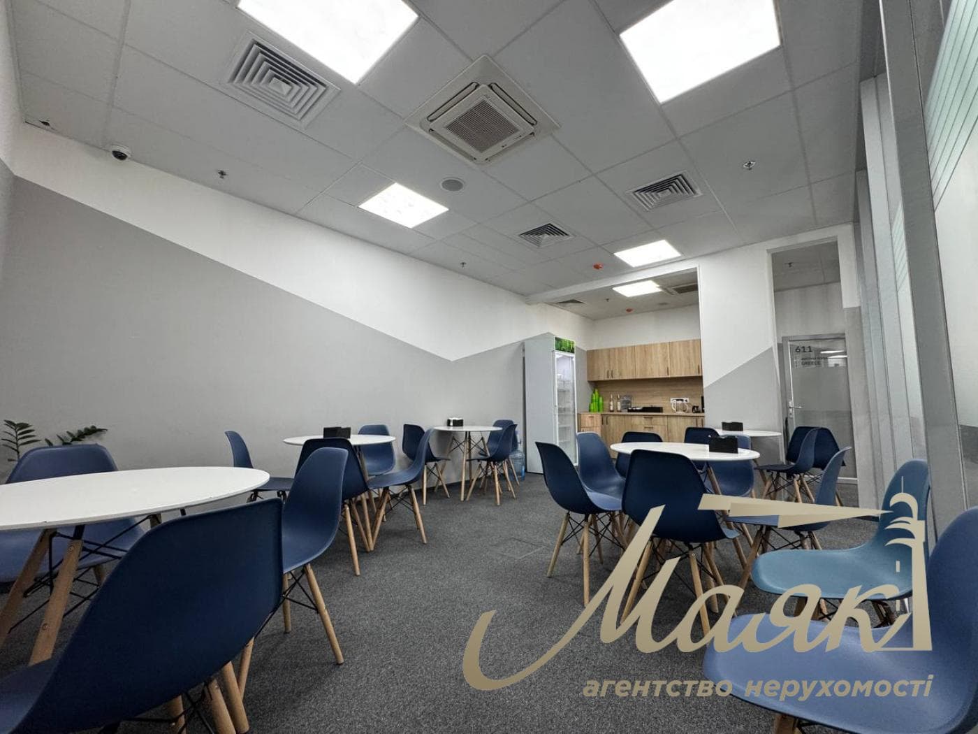 Office space for rent: 972 m² in the business center at 15 Leipzigskaya St., Pechersky District.