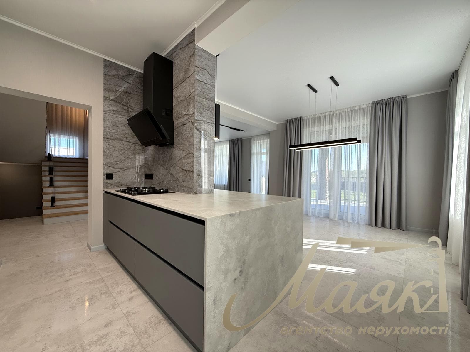 Продаж сучасного будинку 350 м² з панорамним видом с. Лісники пров. Глинище, 39, Обухівський напрямок, Київська область