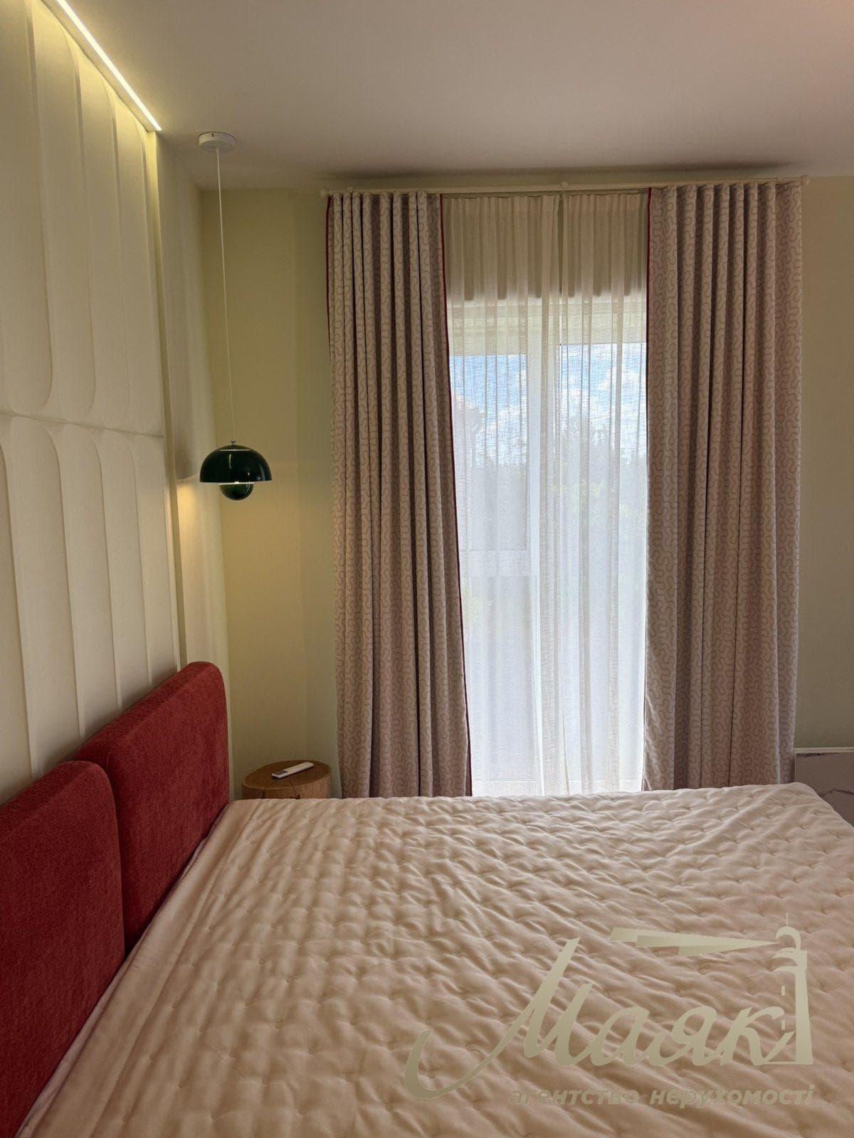 Rent a detached 3-story duplex (125 m²), 15 minutes from Kyiv, private yard, generator, and a terrace on the 3rd floor in the village of Hatne, Kyiv-Sviatoshynskyi District