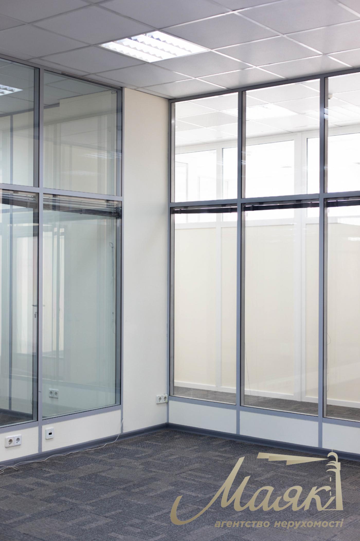 Rent office 693m2 in BC on Pimonenka street 13, Shevchenko district.