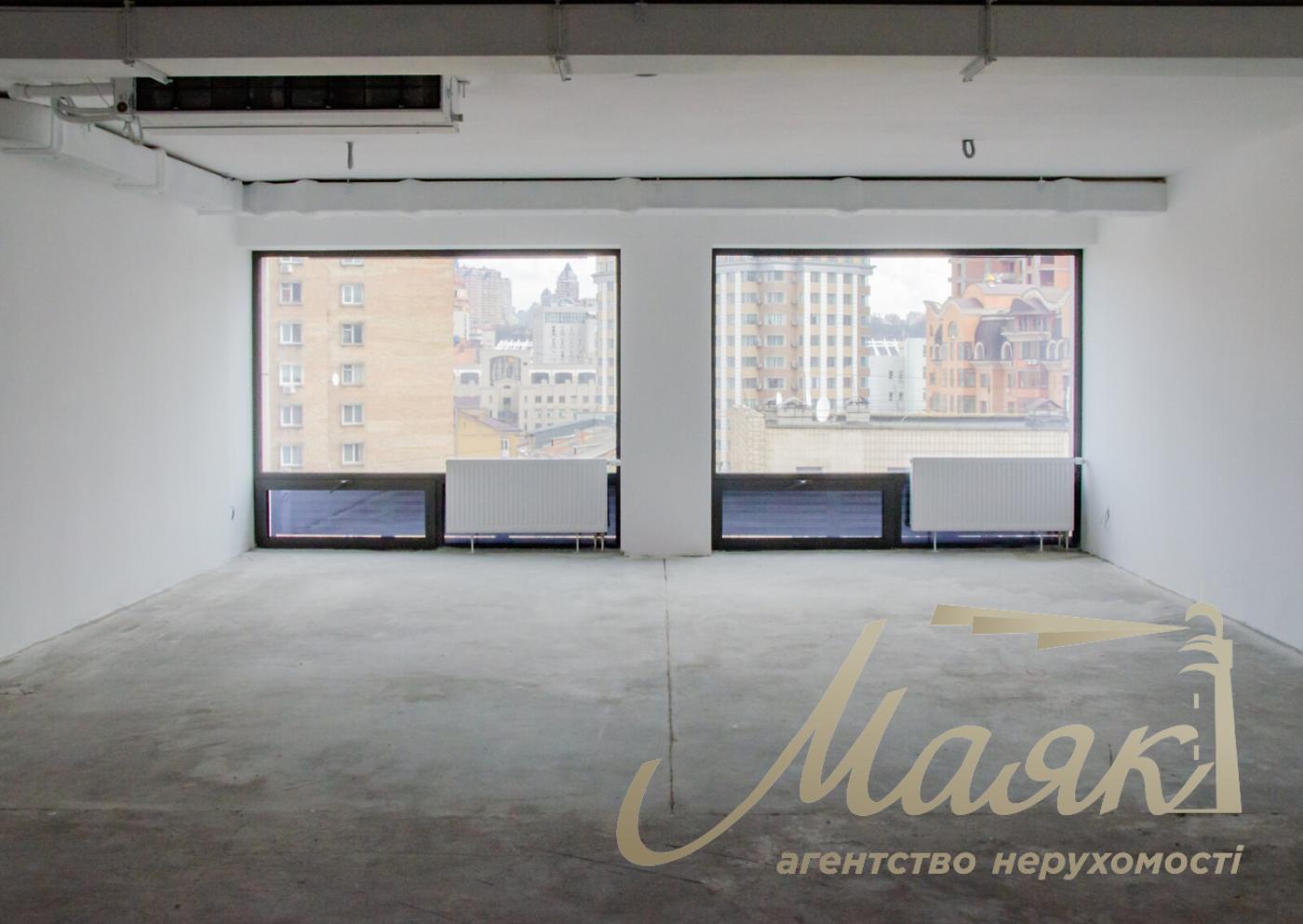 Office for rent 374m2 on Saksaganskogo street 53/80, Center