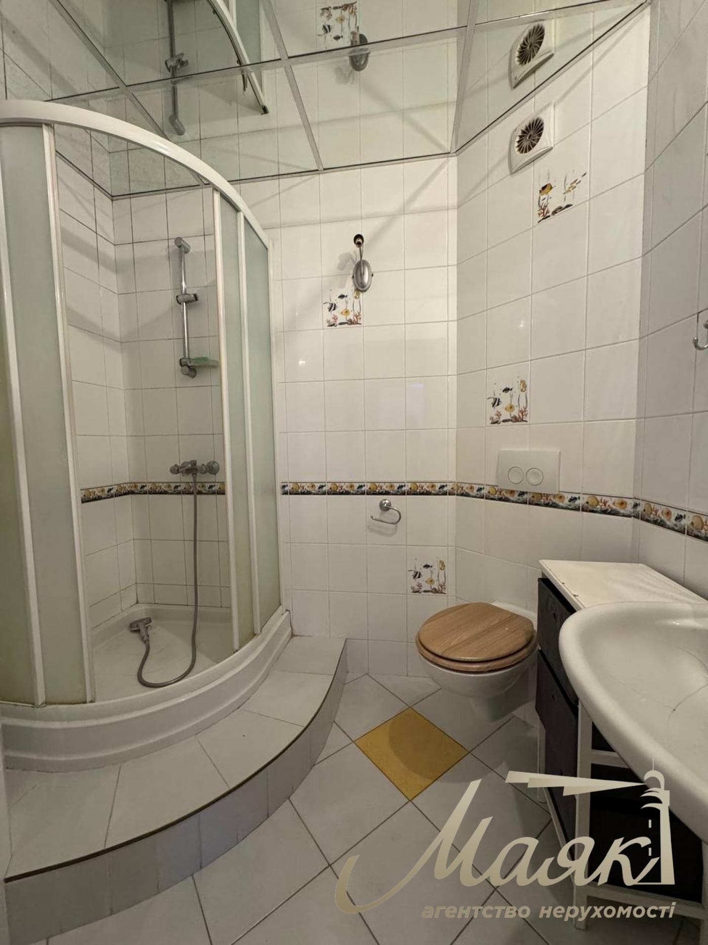 Продаж 3-х кімнатної квартири, Драгомирова, 4, Печерськ, Центр!