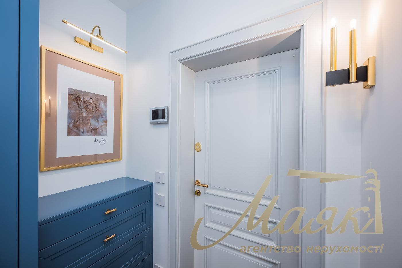 Продаж 3к квартири 99 м2, вул. Дегтярна 18, Воздвиженка. Дігтярна 18, Воздвиженка, Київ