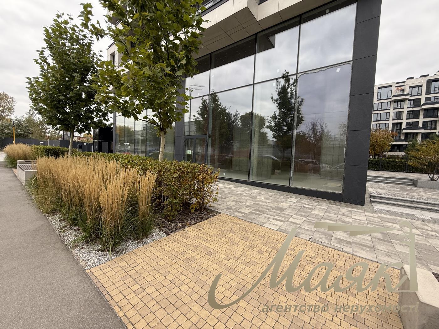 Продажа фасадного коммерческого помещения 244 м² в UNIT.Home, ул. Гарета Джонса/Семьи Хохловых, Шевченковский район.