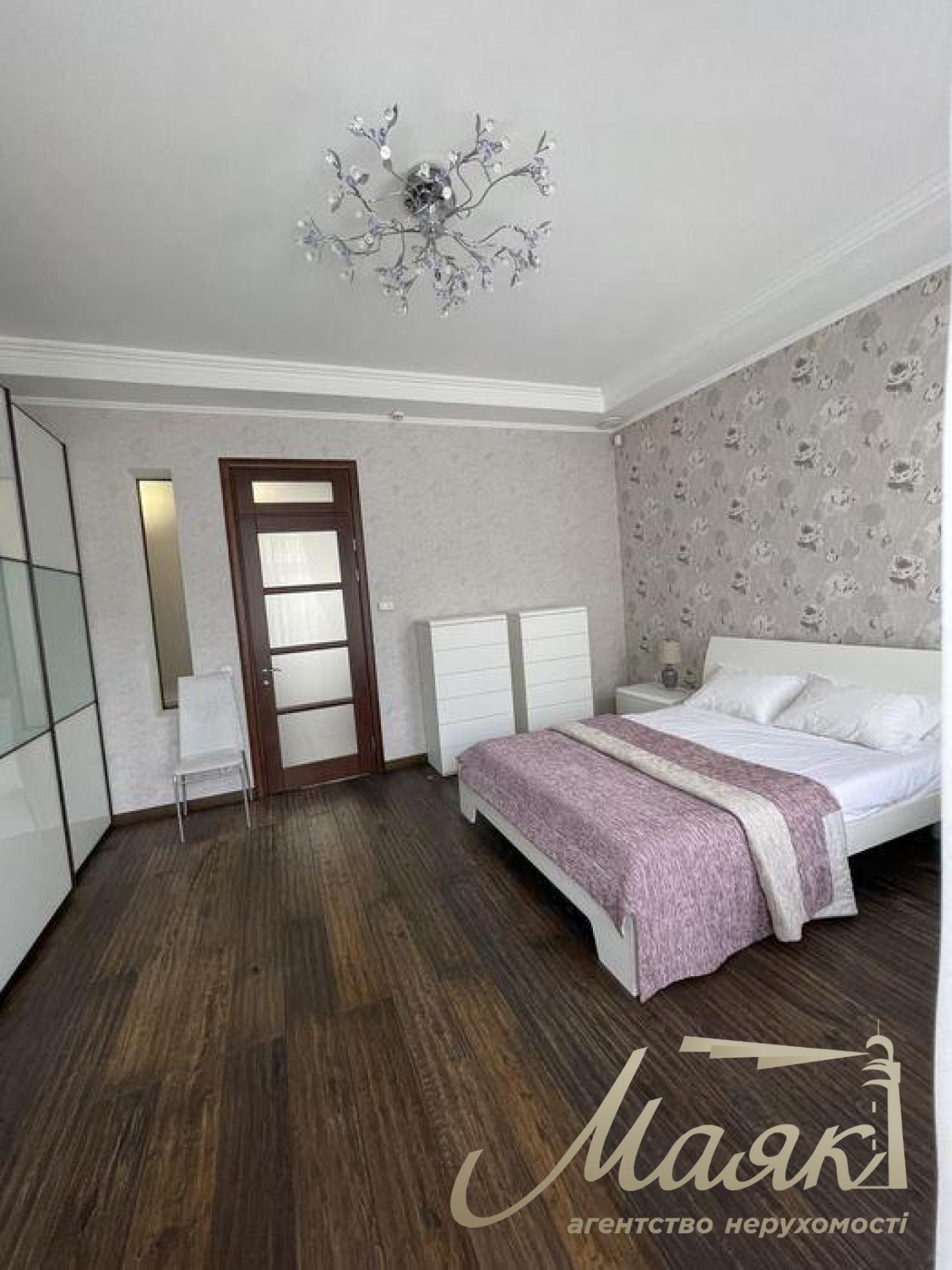 Оренда 3-кімнатної квартири, ст. м. Площа Українських Героїв, Центр, Київ