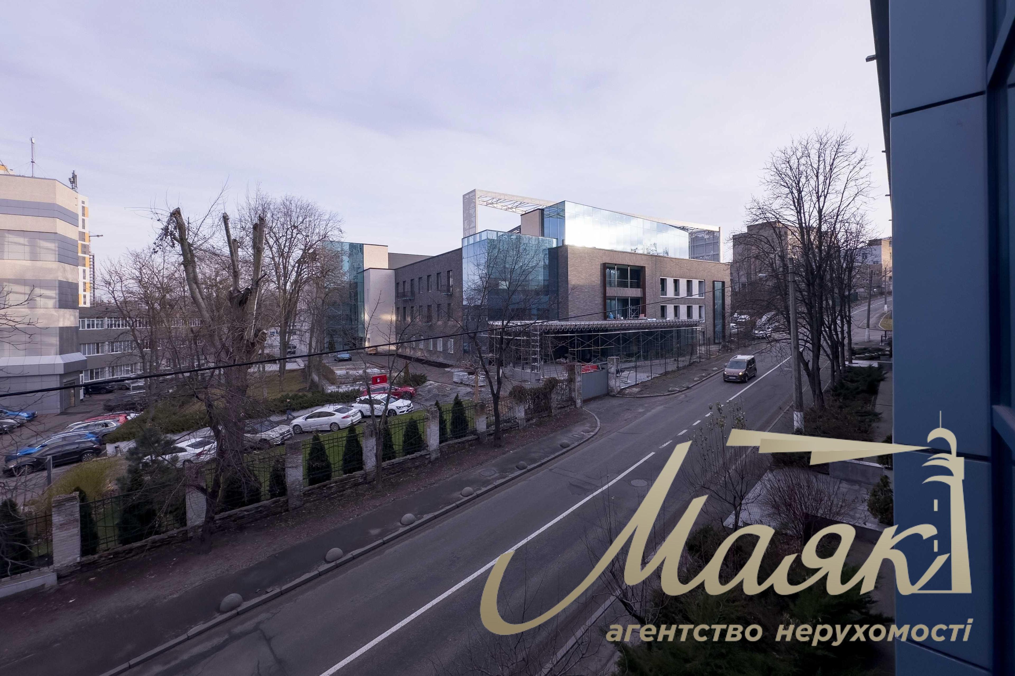 Office for rent 300 m2 in BC Victoria Park, Maksimovicha street, Vasilkivska metro station