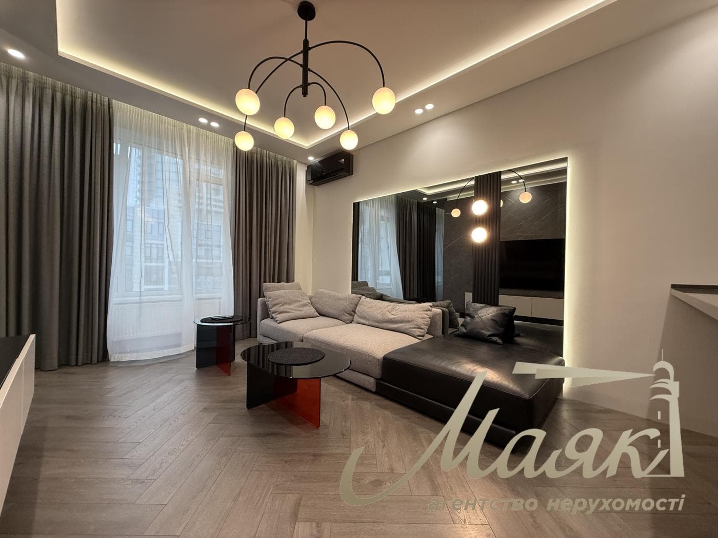 Продаж / Квартира / вул. Саперне Поле, Печерськ, Київ