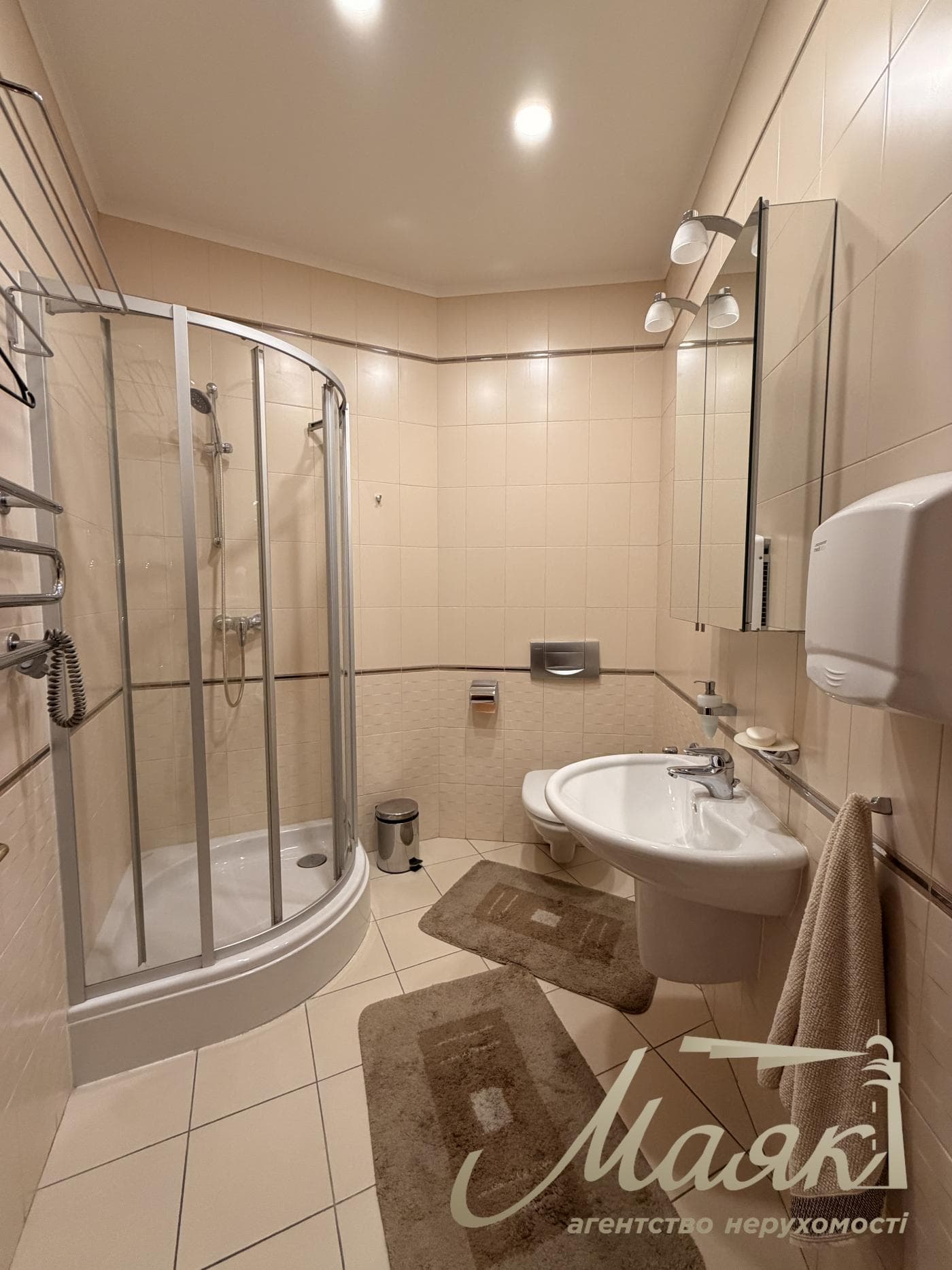 Аренда меблированного офиса 193 м², ул. Олеся Гончара, 15, Золотые ворота