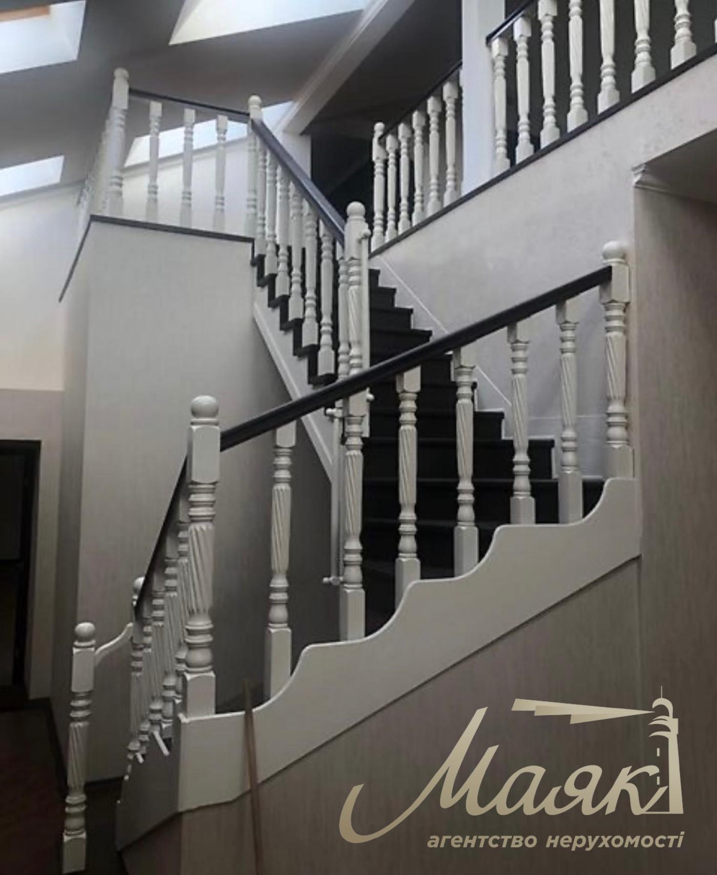 Продаж 9-к квартири 485 кв.м., вул. Ковпака, 17, м. Київ