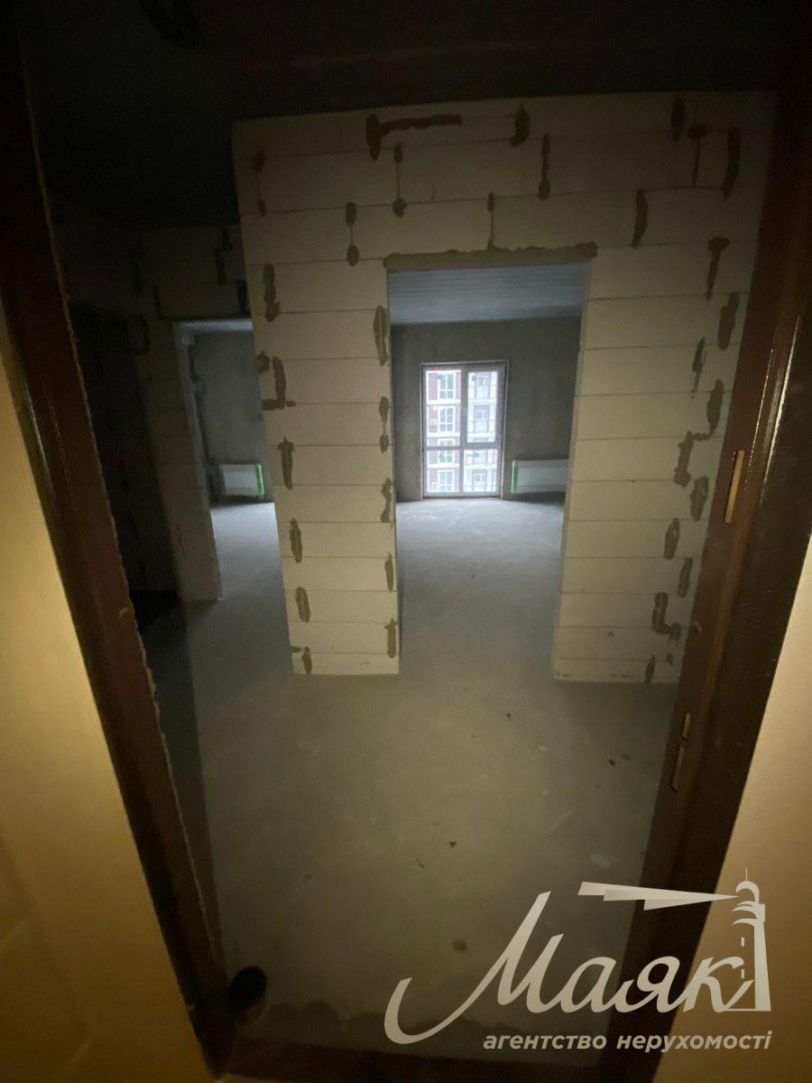 Sale of 2-room apartment in the New England residential complex by assignment, Maksimovicha St.