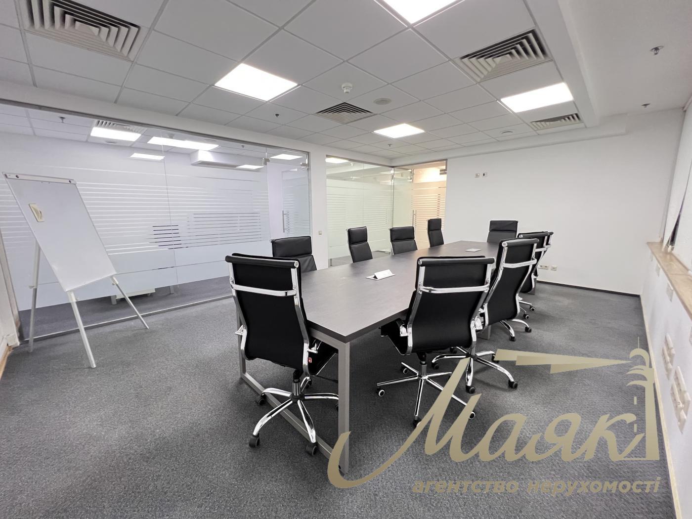 Оренда офісу 77 кв.м в БЦ Леонардо по вул. Богдана Хмельницького 52/17