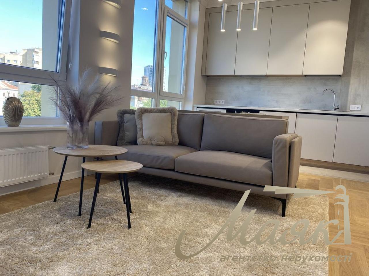 Продаж квартири з ремонтом у ЖК 38 Перлина вул.Жилянська 68