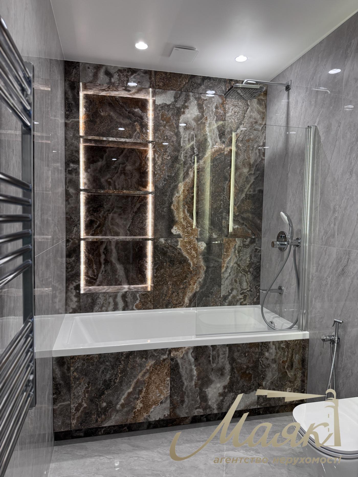 Продаж квартири 120m2 в ЖК Французький квартал 2, вул. Джона Маккейна 3а, Центр, Київ