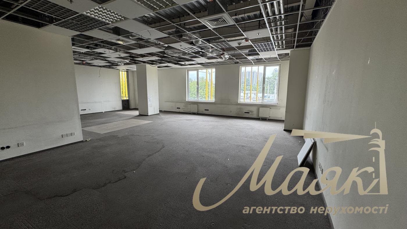 Rent an open space office1500 m2 in Obolon, Lugovaya, office center