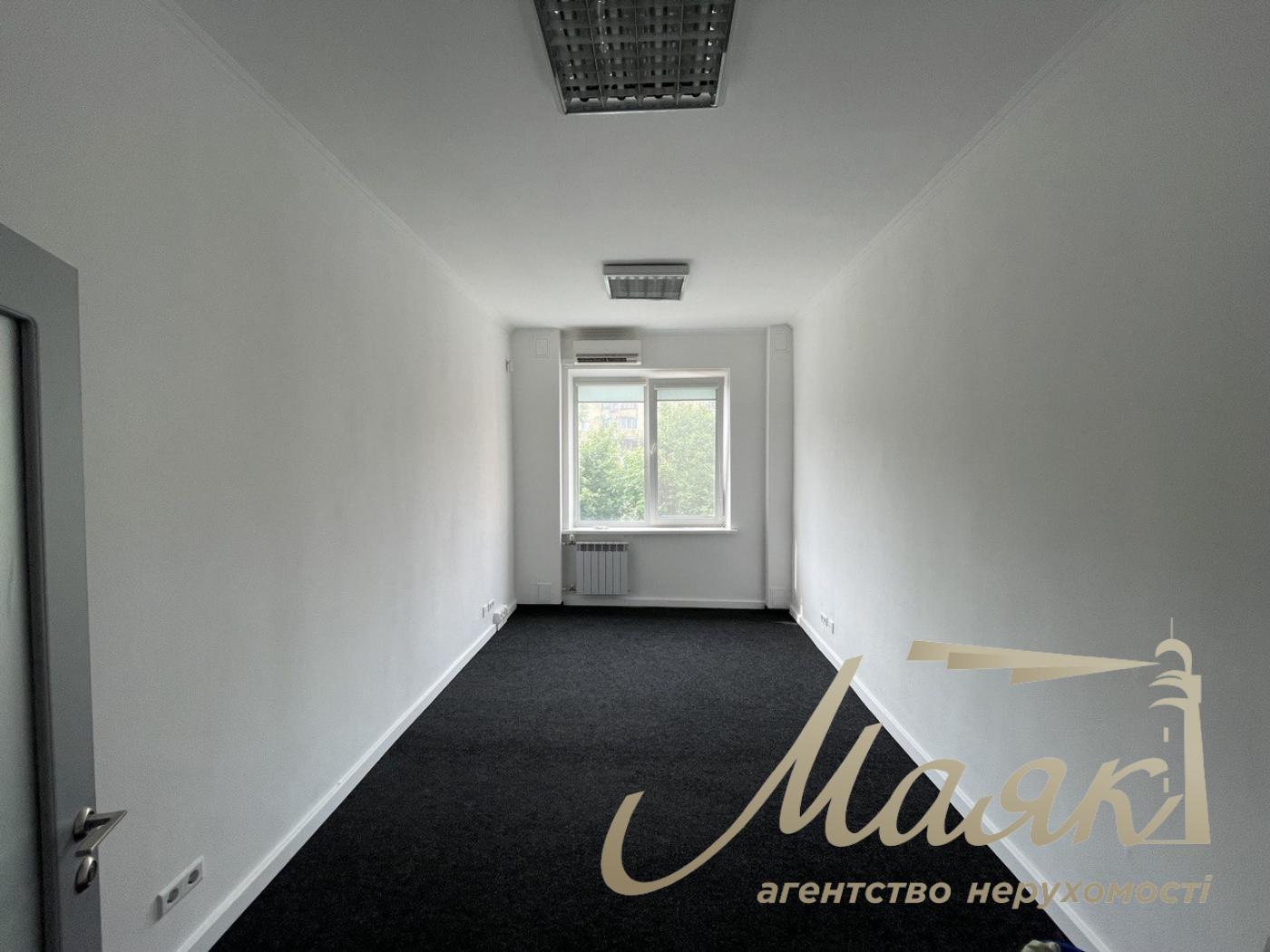 Office space for rent 230m2 in the center, Lukyanovka