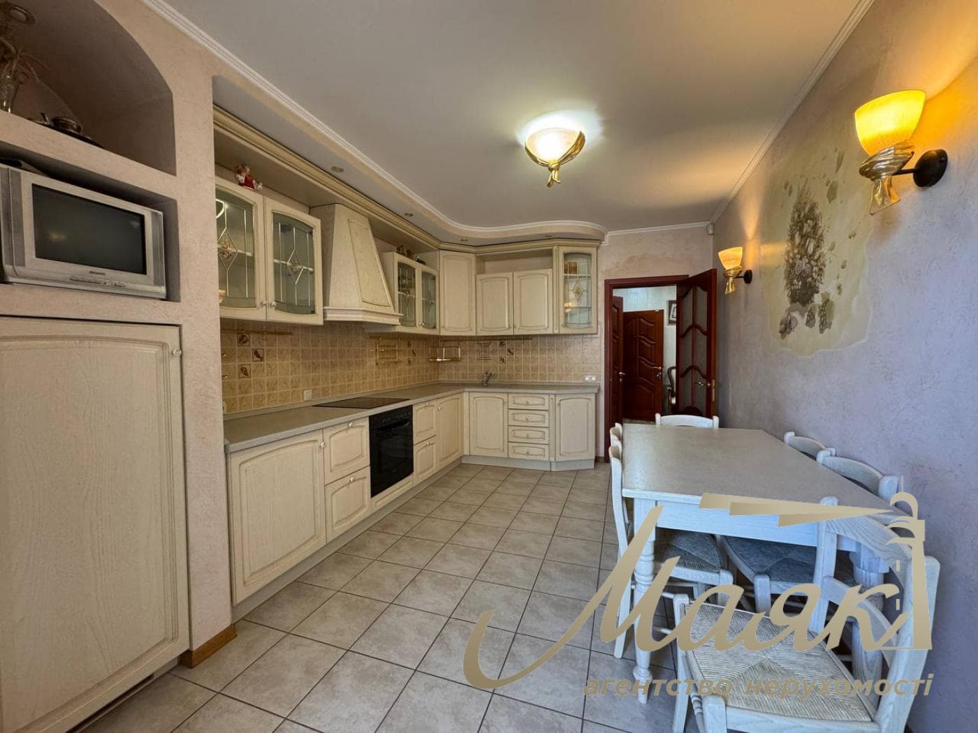 Аренда 3к квартиры, 107м2, Ахматовой 16Б