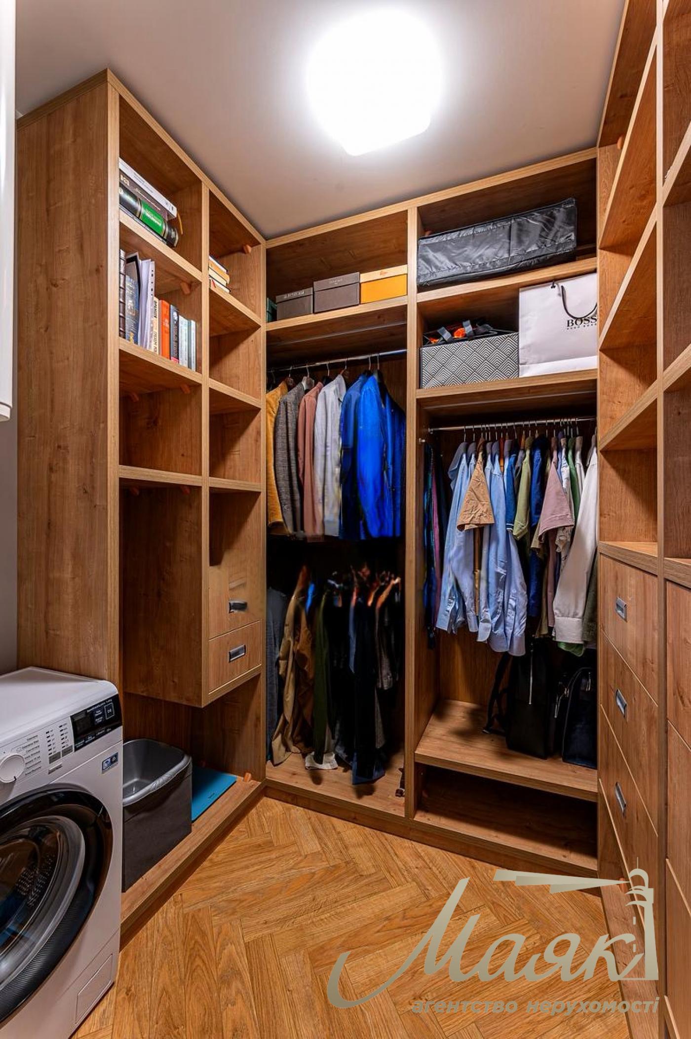 Продажа стильной 3-комнатной квартиры 83м2 на ул. Предславинская, 53, Киев (Печерский район). Панорамные виды.